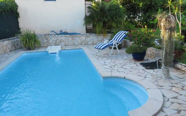 Studio in Baie Mahault, With Private Pool, Enclosed Garden and Wifi - 15 km From the Beach