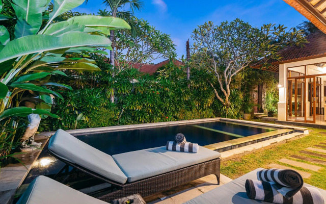 5Min WALK TO Beach - PRIVATE POOL MAHAYANA VILLA