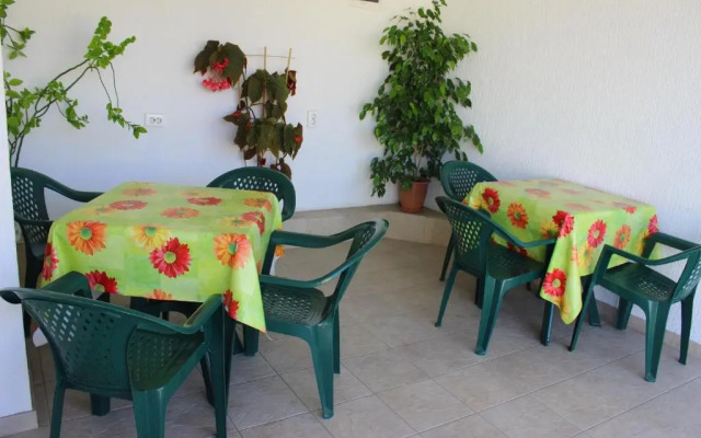 Guest house on Samburova 210b