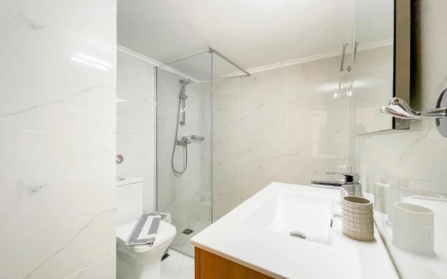 Aristotelous Sunny 118sqm apt in Viktoria