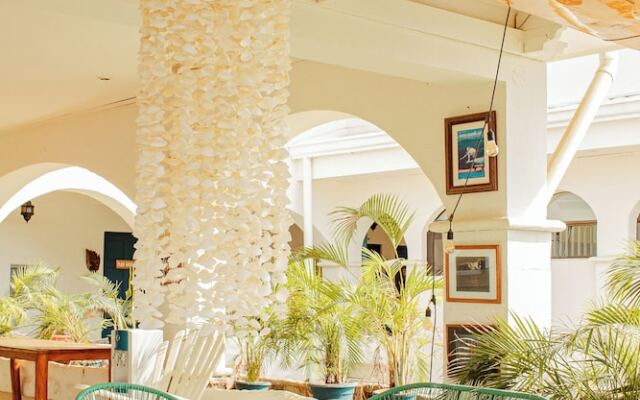 Zulu Surf Hotel
