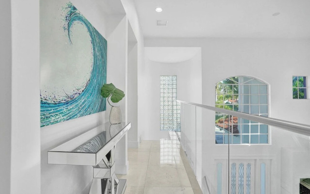 4BR Hollywood Beach Home with Pool
