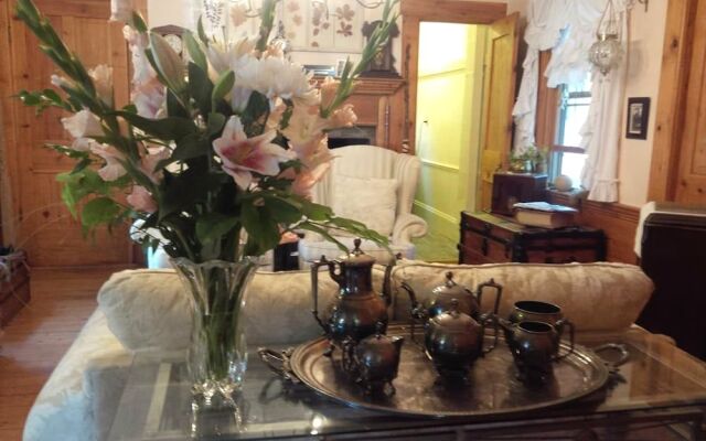 Fisherman's Daughter Bed & Breakfast