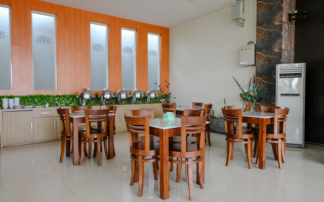 Townhouse OAK Series Style Hotel Jember