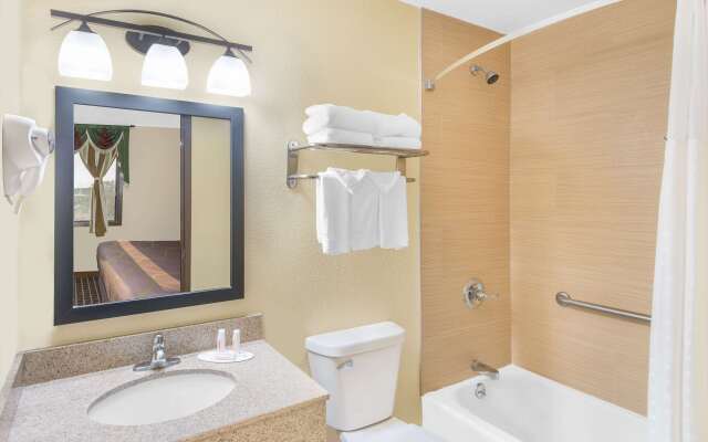 Super 8 by Wyndham Webster City IA