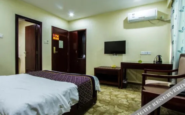 Hyatt Regency Hotel (Houhua Night Market)