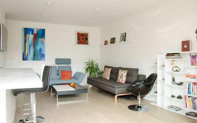 2 Bedroom Apartment With Balcony Near Eiffel Tower and Invalides