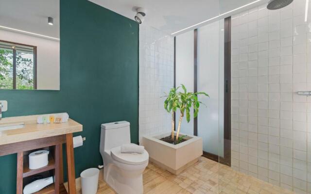 205 Perfect Location 3 bedrooms Apartment