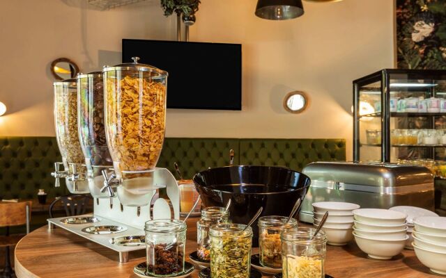 ibis Styles Puteaux Paris La Defense