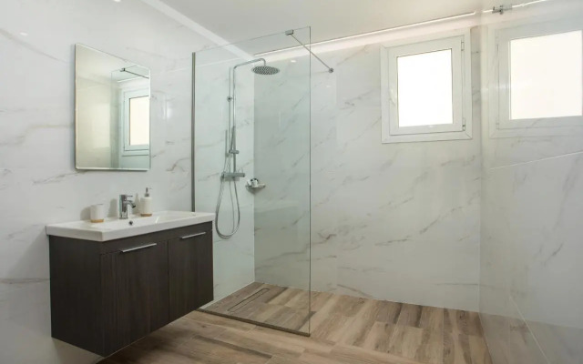 Eden Lily- Luxurious Apartment with Sea View