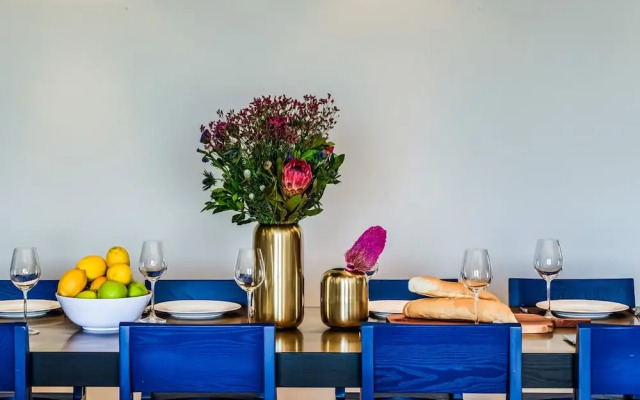 Picturesque Seaside Haven Aretzi