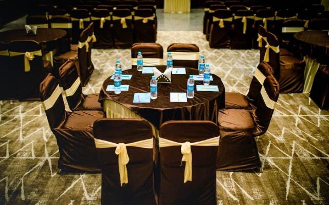 HOTEL TEN SQUARE - 5 Minutes from The Taj Mahal