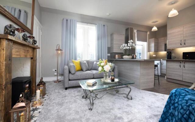 Stylish George Street Apartment