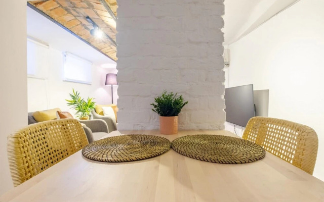 Vibrant Flat 5 Minutes Walk to Istiklal in Beyoglu