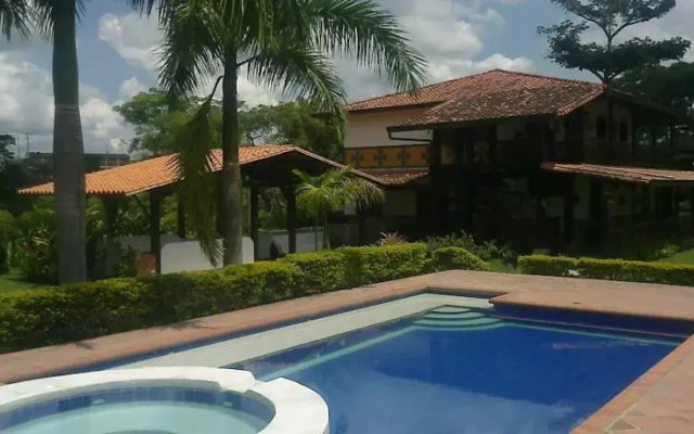Hosteria Heliconia