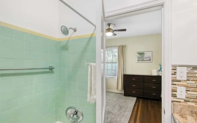 Sun, Shells and Seaspray w/ Lanai