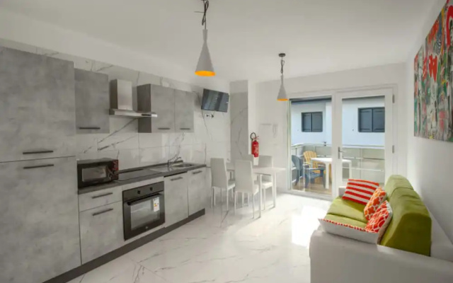 Modern Flat With Shared Pool