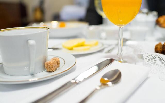 Aux Charmes de Maintenon - Adults Only