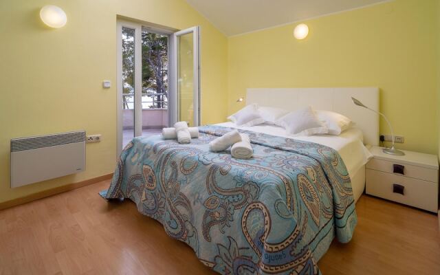 Awesome Home in Sibenik With Wifi and 3 Bedrooms