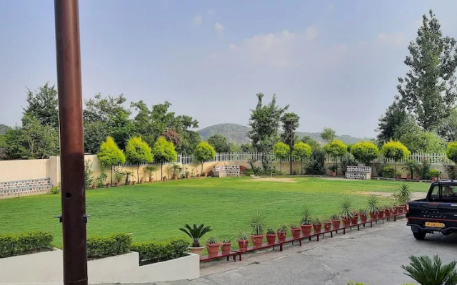Hotel Dharamshala Paradise
