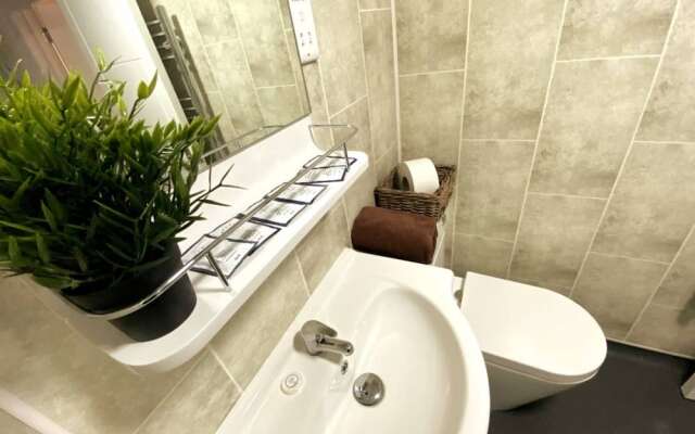 Cosy Sea Front Apartment Sleeps 6