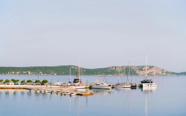 Karalis City Hotel