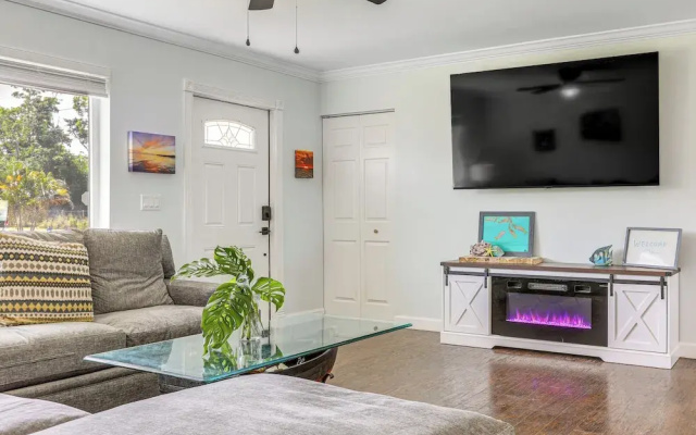 Swim, Game & Bbq: Family Retreat in Stuart