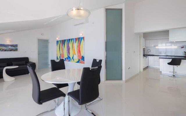 Beach Penthouse Diamond