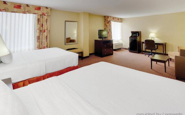 La Quinta Inn & Suites Pittsburgh North - McKnight