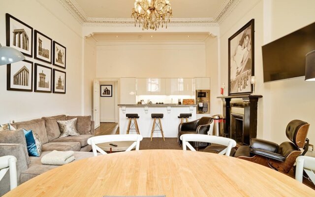 Luxury George Street Apartments: Edinburgh Suite