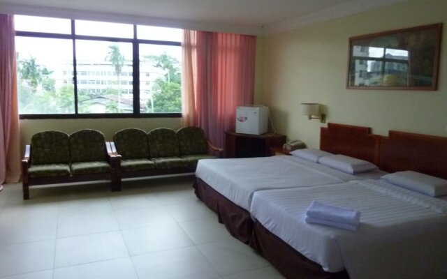 OYO 11342 Liwah Hotel Near Hospital Umum Sarawak
