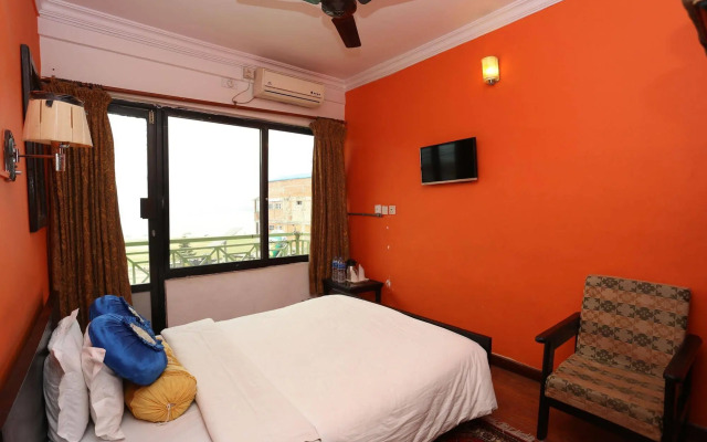 Teeka's Holiday Inn