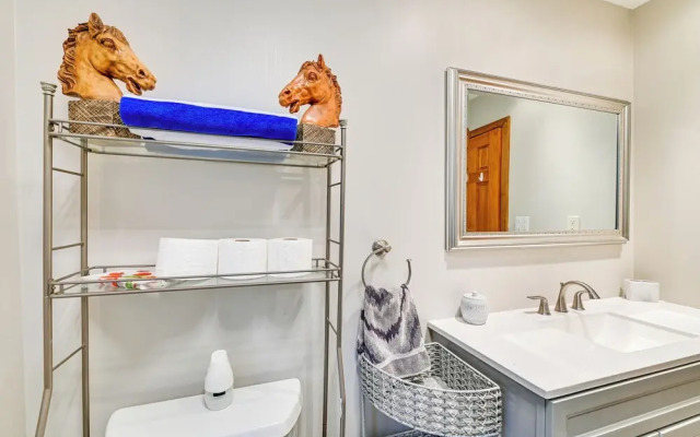 Saratoga Springs Home Near Skidmore College!