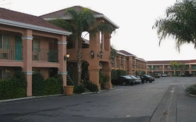 Merced Inn and Suites