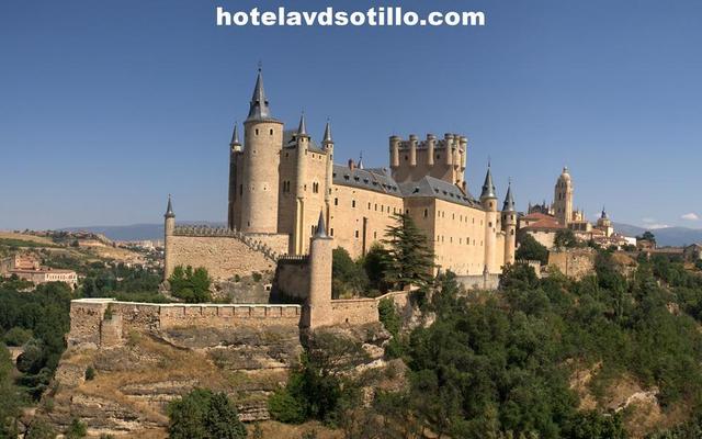 Hotel Avenida Del Sotillo