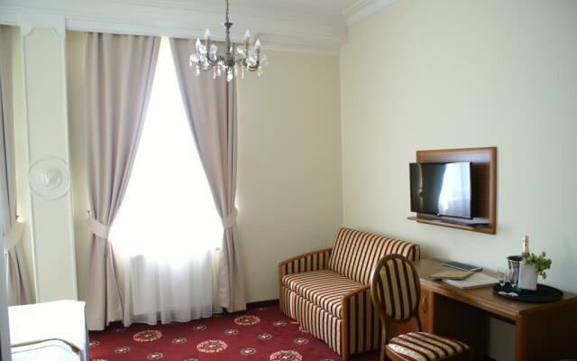 Hotel President