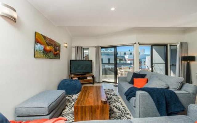 Byron Bay Accom Unit 2 8 Lawson Street, Byron Bay - Absolute Solace – Guest Rooms – Byron Bay