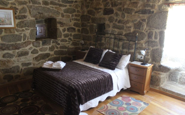 Casas Rurales A Chairiña Y A Revolta