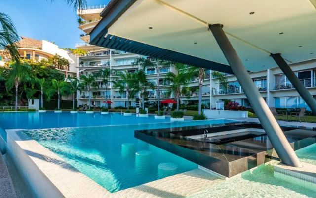 PARAMOUNT BAY 308 Great Views & Relaxing 3BR