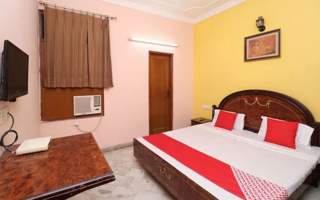 Oyo 35965 Kishore Castle