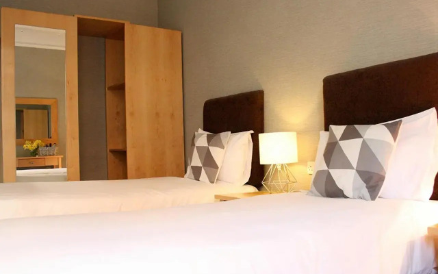 The Warwick Arms Hotel