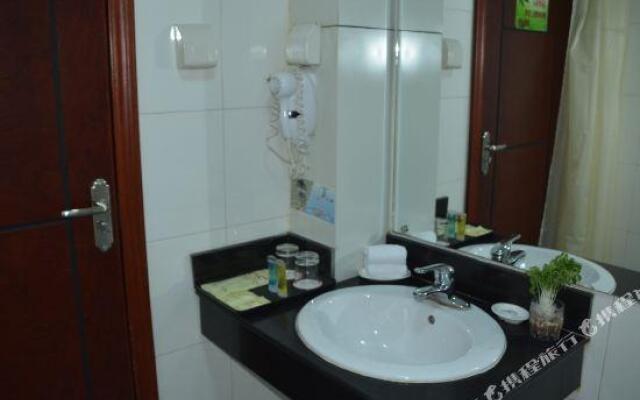 Dingxi Fengcheng Hotel