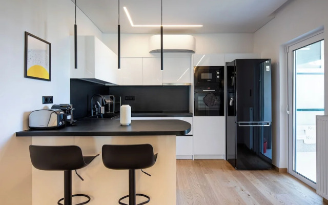 Bloom 2-Bedroom Apartment in Athens