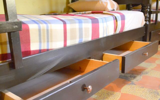 Hostal 4 Grados - Hostel