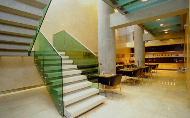 Отель Htl Urbano