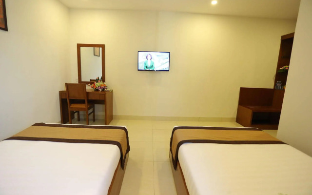 Golden Light Hotel