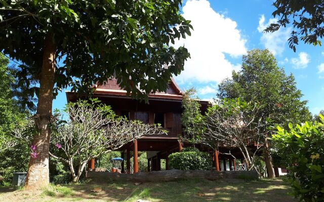 Baan Suansabaijai Resort