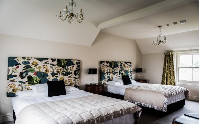 The Grange Boutique B & B and Motel
