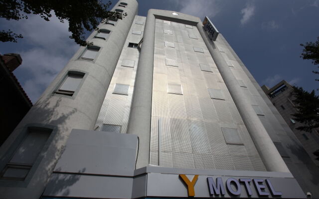 Y Hotel