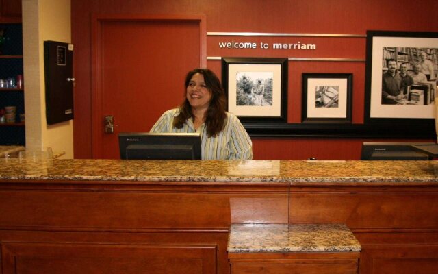 Hampton Inn & Suites Kansas City-Merriam